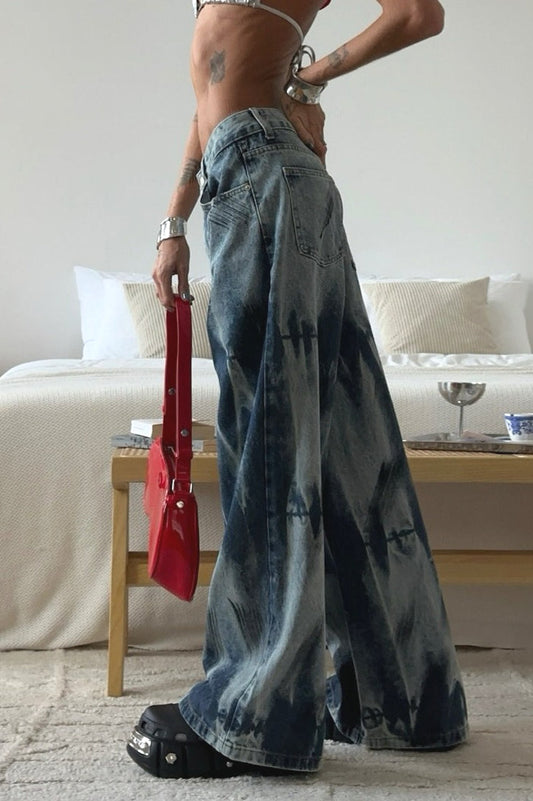 Jeans mit weitem Bein und Bindedetail