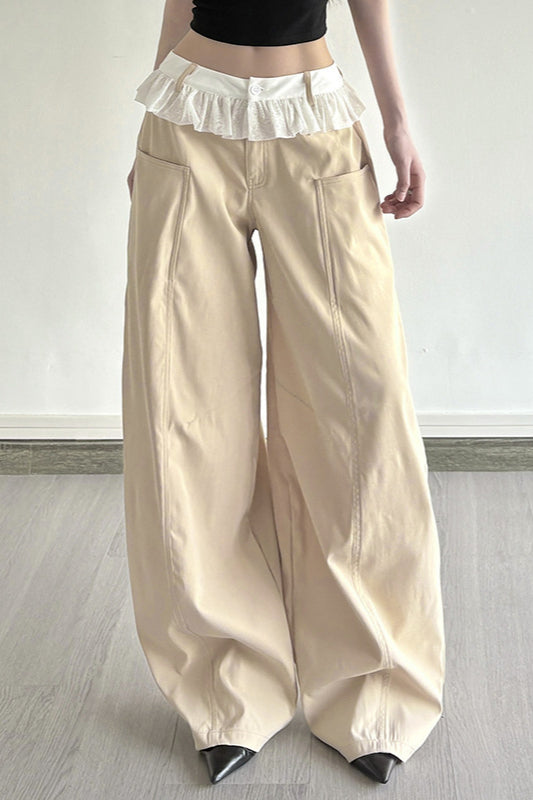 Locker geschnittene Hose mit Spitze