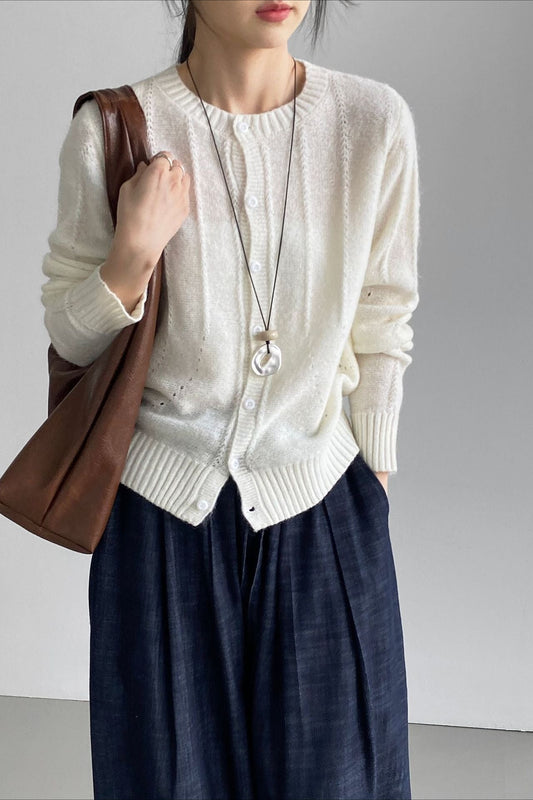 Strickjacke mit Strickstruktur und Wolle