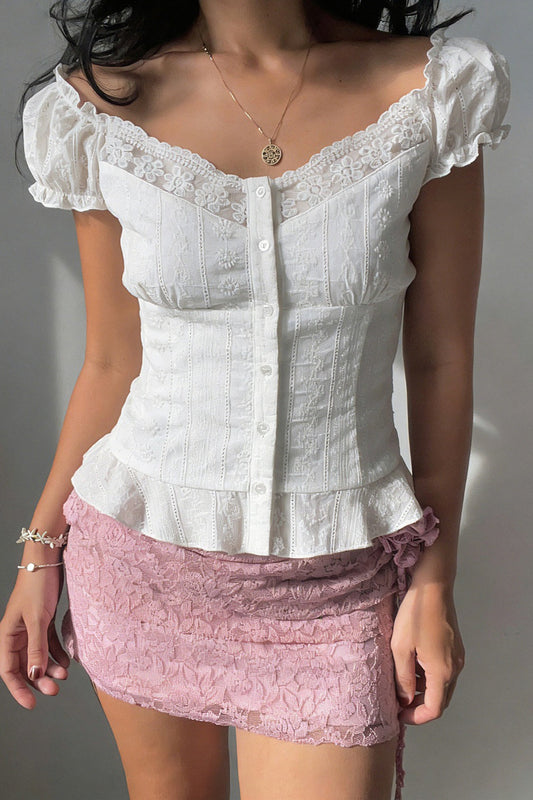 Bluse mit Puffärmeln, Knopfdetails und Spitze