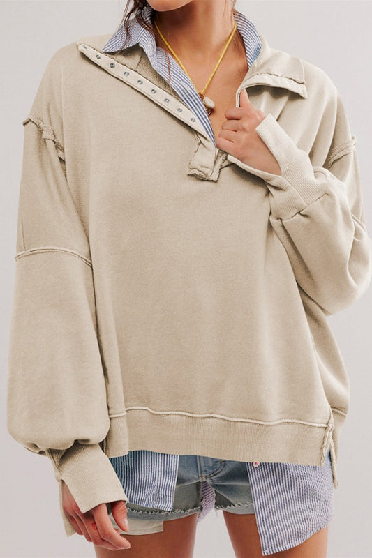 Locker geschnittenes Sweatshirt mit Schlitz