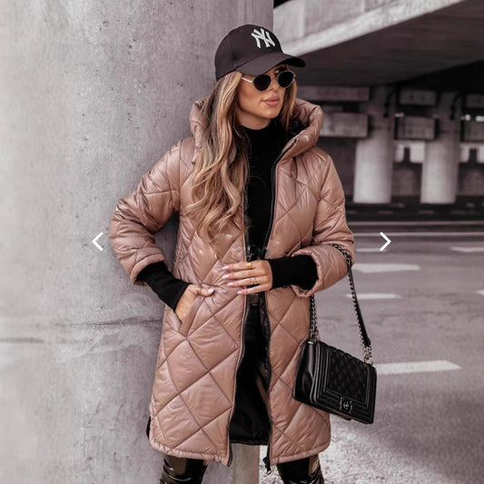 Lange Steppjacke mit urbanem Design - Levia