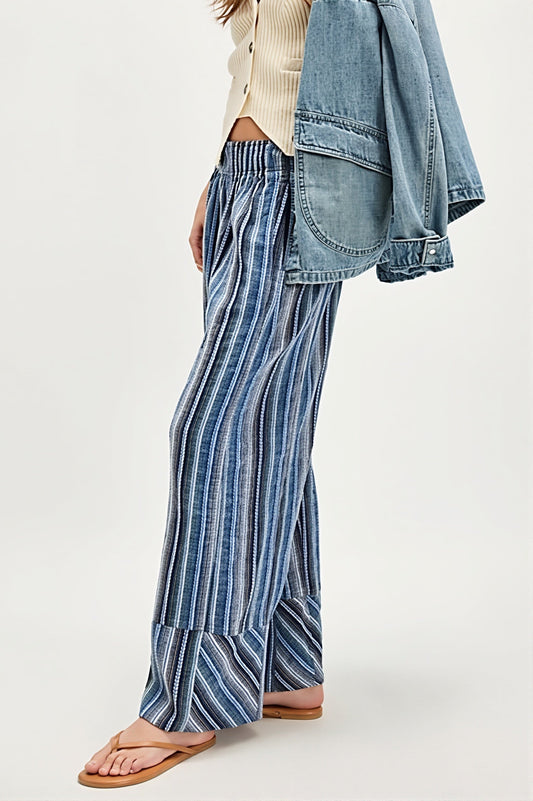 Hose mit weitem Bein, hoher Taille und Streifenmuster