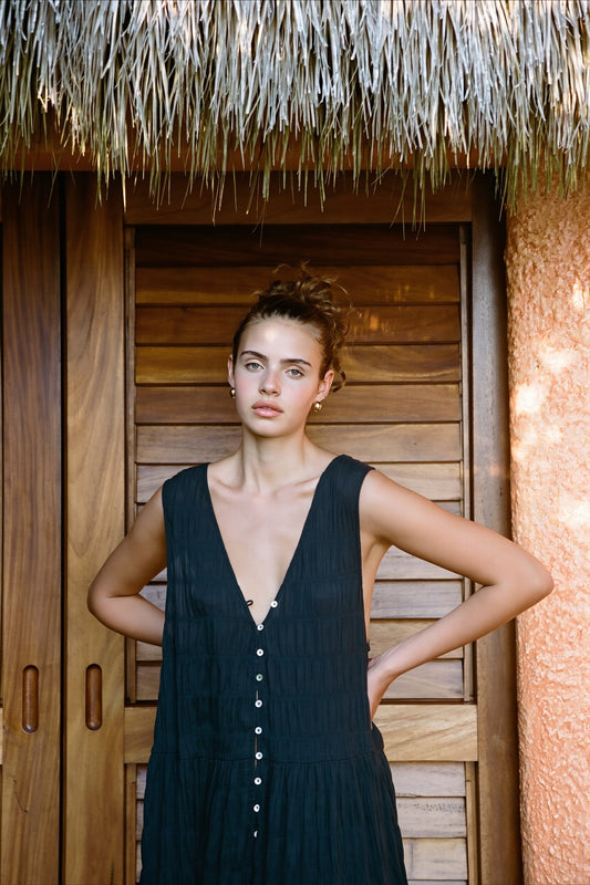 Maxikleid mit V-Ausschnitt und Knopfdetails