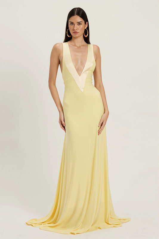 Rückenfreies Maxikleid mit V-Ausschnitt und Satinoptik