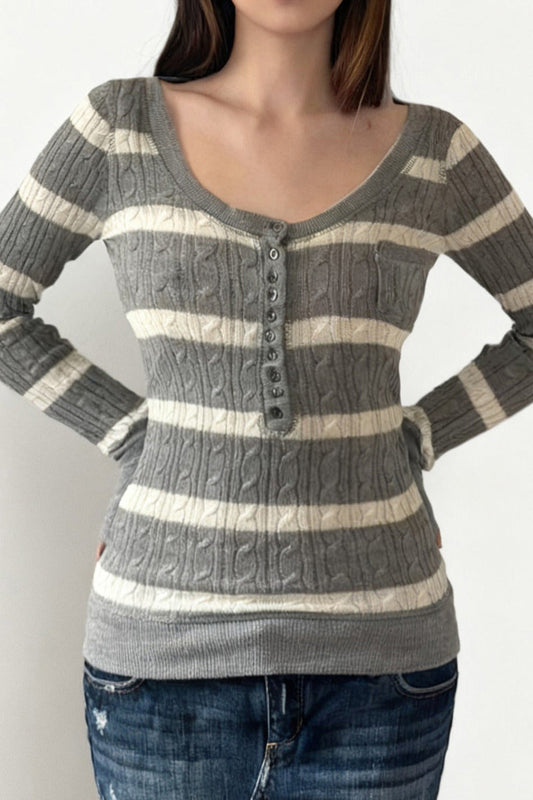 Pullover mit eckigem Ausschnitt, Streifenmuster und Strickstruktur