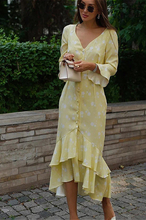 Asymmetrisches Kleid mit hoher Taille, Blumenmuster und Rüschen