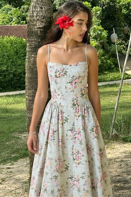Kleid mit Blumenmuster in Grün