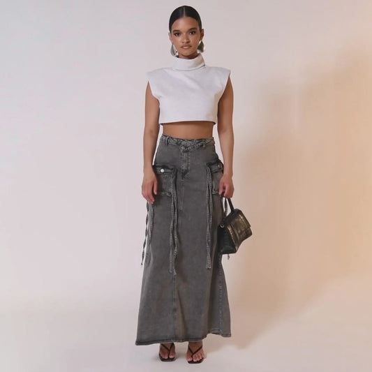 Langer Damenrock aus Denim mit praktischen Taschen im geraden Stil - Renata