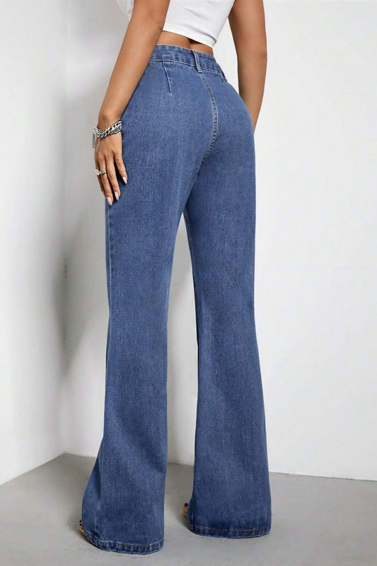Jeans in Blau, mit weitem Bein