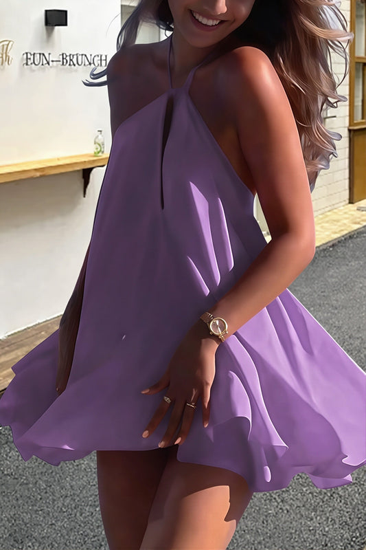 Locker geschnittenes Minikleid mit V-Ausschnitt und Bindedetail