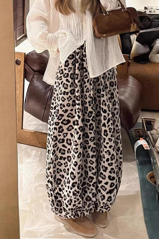 Hose mit weitem Bein, kurzem Schnitt und Leopardenmuster