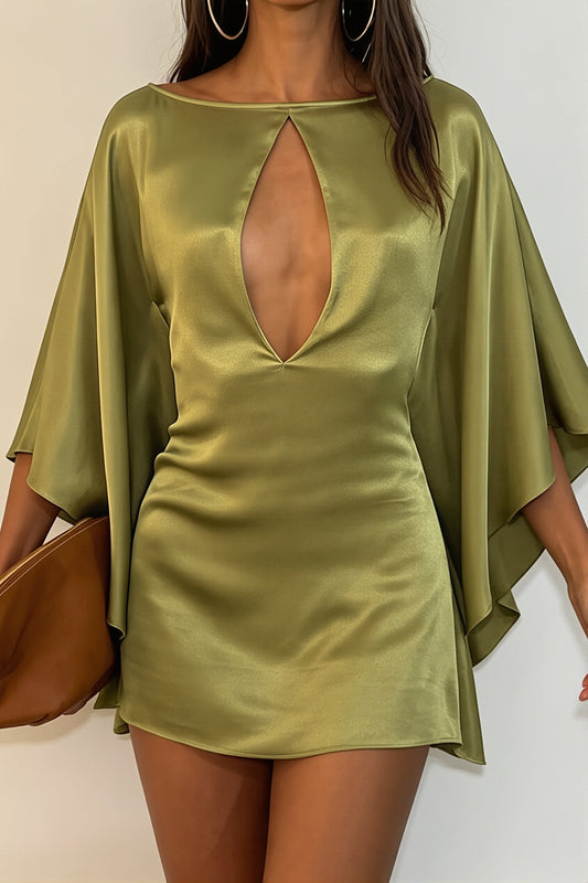 Figurbetontes Minikleid mit Satinoptik und Rüschen