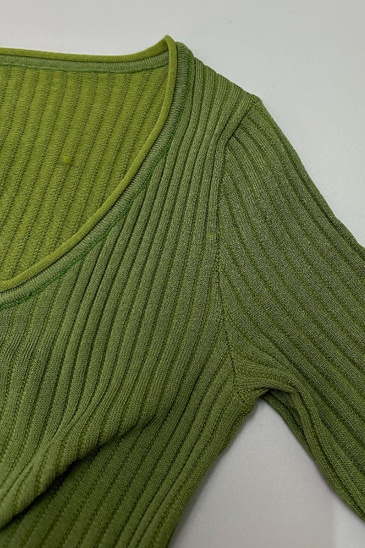 Strickjacke mit kurzem Schnitt, Bindedetail und Strickstruktur