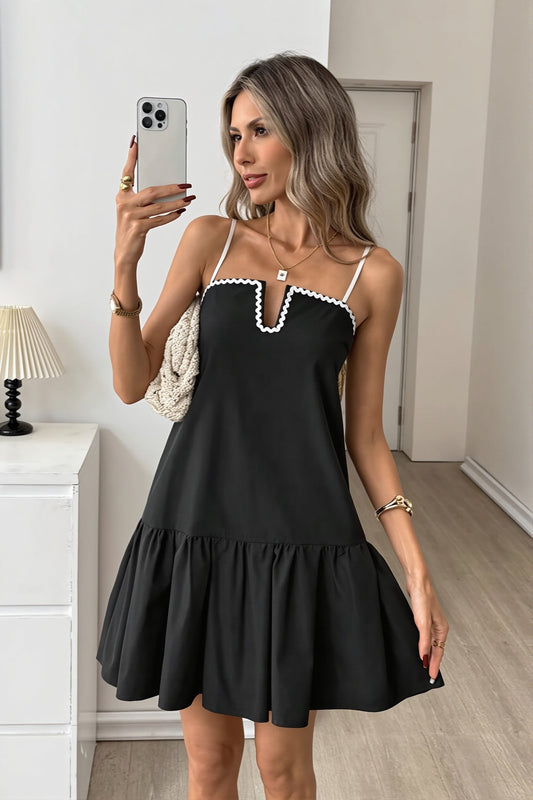 Locker geschnittenes Midikleid mit Farbblockmuster und Rüschen