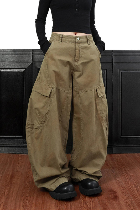 Hose mit Taschen in Khaki