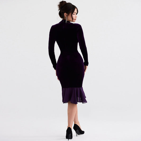 Clara - Sehr tief ausgeschnittenes Minikleid aus Samt mit Mesh-Einsätzen