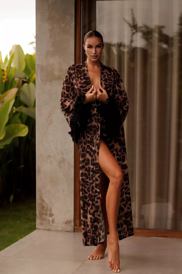 Maxikleid mit V-Ausschnitt, Schlitz und Leopardenmuster