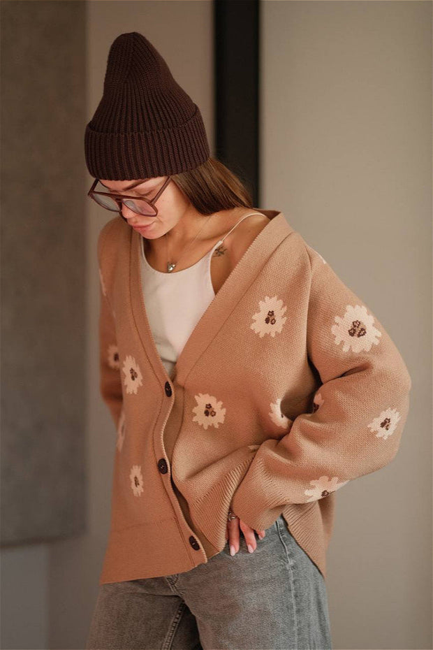 Locker geschnittene Strickjacke mit V-Ausschnitt