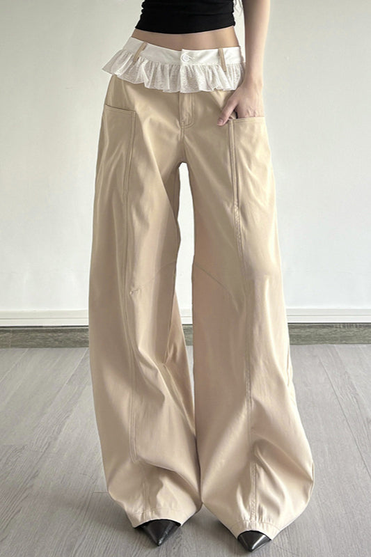 Locker geschnittene Hose mit Spitze