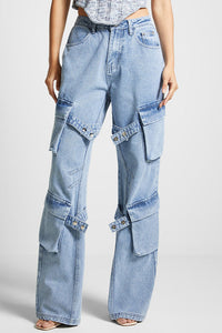 Hose mit geradem Schnitt, hoher Taille und Taschen