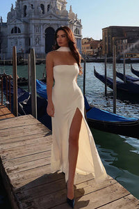 Trägerloses Maxikleid mit Schlitz in Aprikose