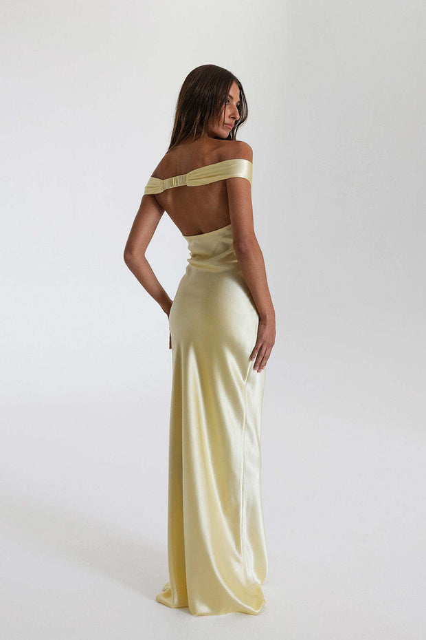 Schulterfreies Maxikleid mit Meerjungfrau-Silhouette und Satinoptik in Gelb