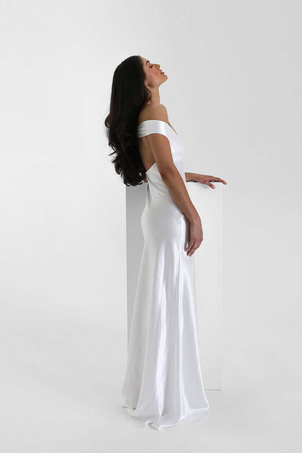 Schulterfreies Maxikleid mit Meerjungfrau-Silhouette und Satinoptik in Gelb