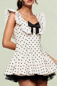 Minikleid mit Punktemuster, Schleifendetail und Rüschen