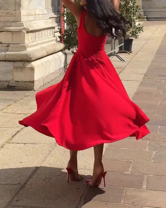 Kenia - Rotes enges Midikleid mit Trägern