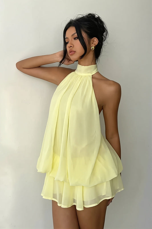 Rückenfreies Minikleid mit Neckholder und hoher Taille