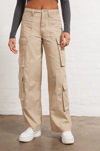 Hose mit geradem Schnitt in Camel