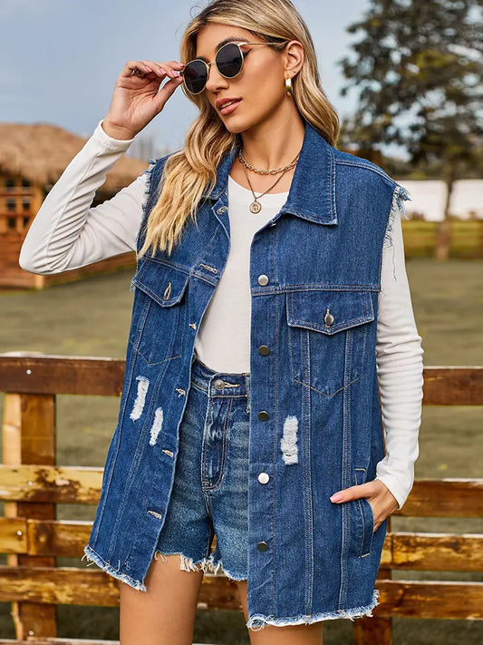 Kurze Jeansweste für Layering-Looks
