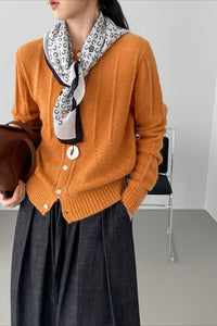 Strickjacke mit Strickstruktur und Wolle