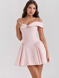 Karli - Schmeichelndes Abendkleid mit fallenden Schultern