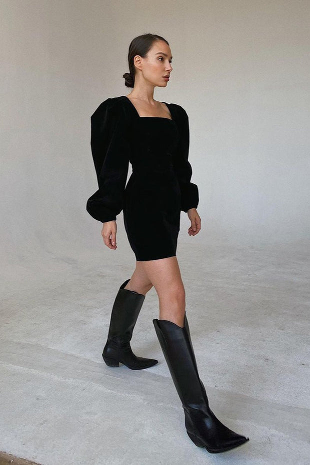 Minikleid mit Puffärmeln in Schwarz