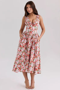 Kleid mit V-Ausschnitt und Blumenmuster in Rot
