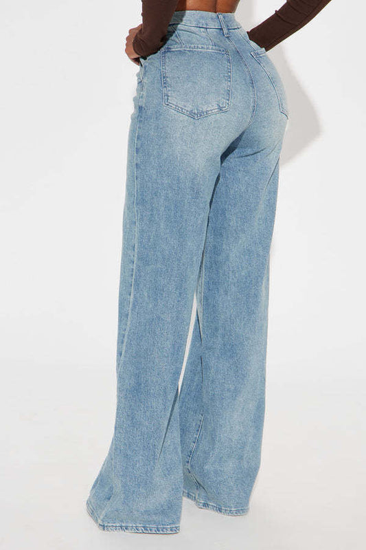 Locker geschnittene Jeans in Blau