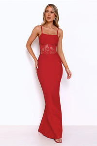 Figurbetontes Maxikleid mit Patchwork und Spitze