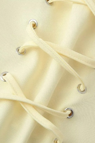 Figurbetontes Maxikleid mit V-Ausschnitt und Bindedetail
