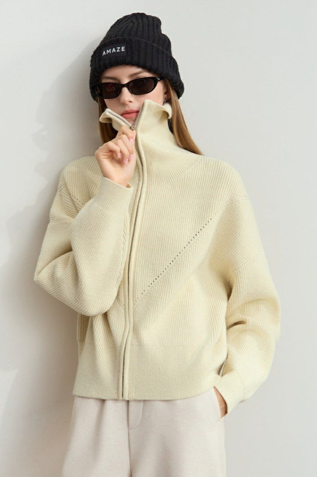 Strickjacke mit Reißverschluss und Strickstruktur