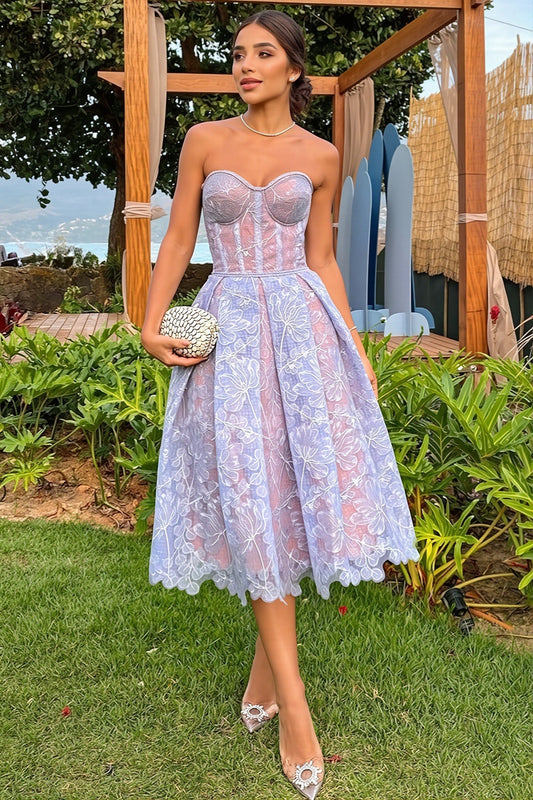 Trägerloses Midikleid mit Spitze