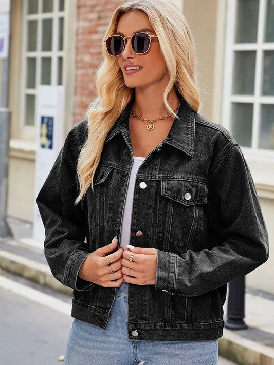 Jeansjacke im kurzen Schnitt im Used-Look mit figurbetontem Schnitt und langen Ärmeln