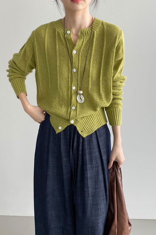 Strickjacke mit Strickstruktur und Wolle