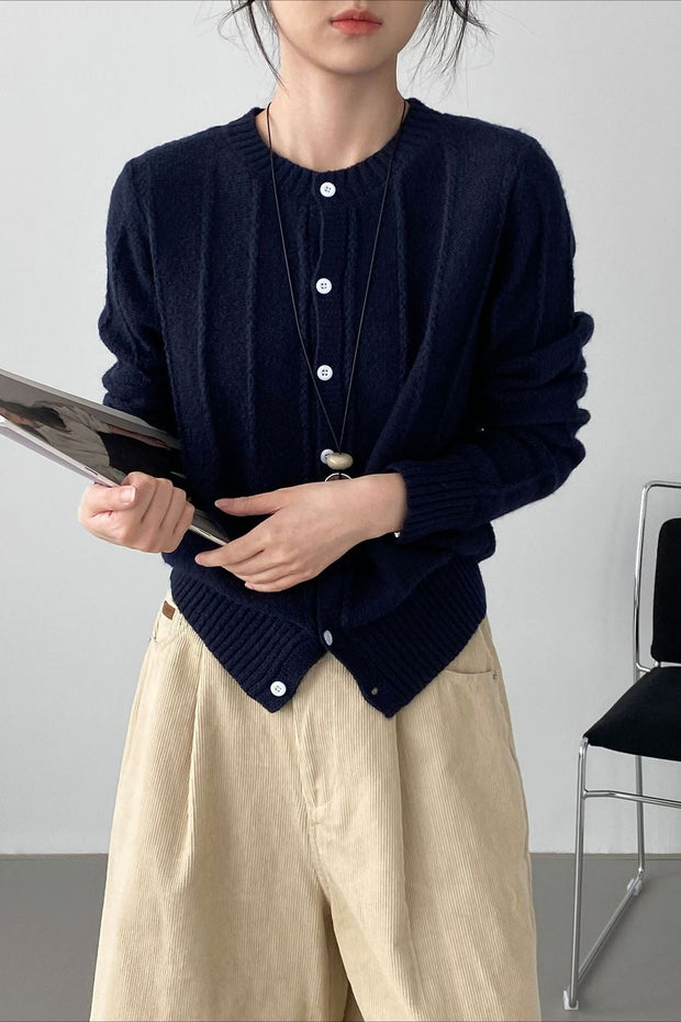 Strickjacke mit Strickstruktur und Wolle