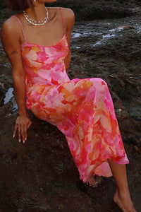 Figurbetontes Maxikleid mit Neckholder und Blumenmuster