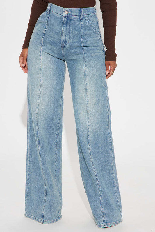 Locker geschnittene Jeans in Blau