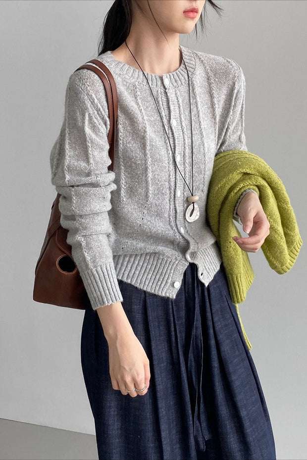 Strickjacke mit Strickstruktur und Wolle