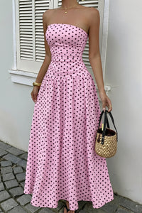 Trägerloses Maxikleid mit Punktemuster und Rüschen