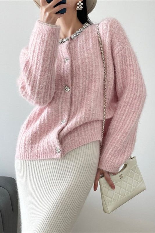 Strickjacke mit V-Ausschnitt und Strickstruktur in Weiß